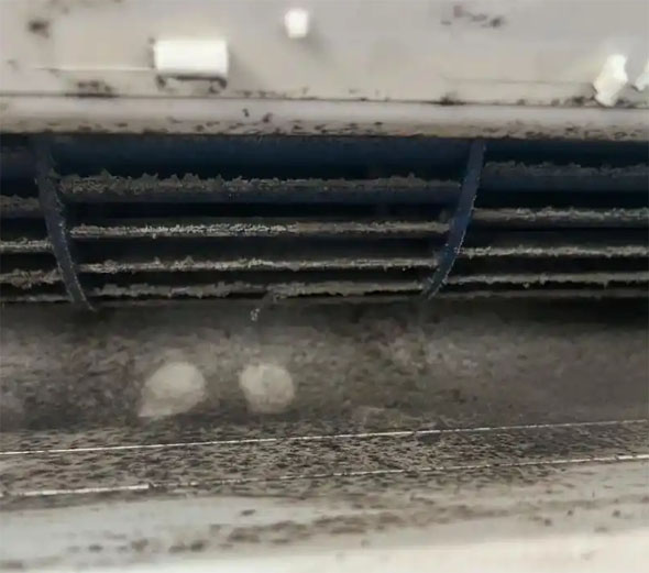 额济纳旗空调吹的风有股烧焦味是怎么回事